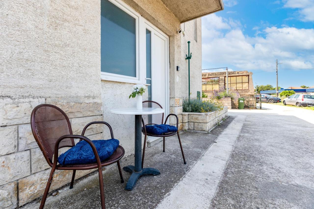 Apartment Ana Solin Exterior photo