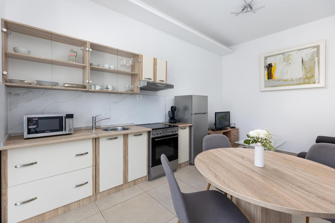 Apartment Ana Solin Exterior photo